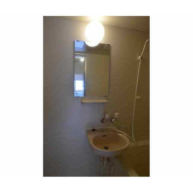 ��ʌ������s���v��̃A�p�[�g�̐��ʏ�