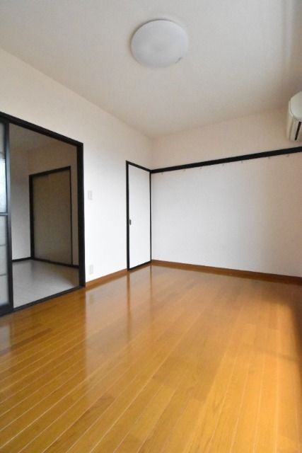 ��ʌ��������܎s��{��V�����P���ڂ̃A�p�[�g�̂��̑������E�X�y�[�X