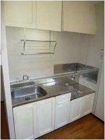 ��ʌ�����s�厚�ˍ�̃A�p�[�g�̃L�b�`��