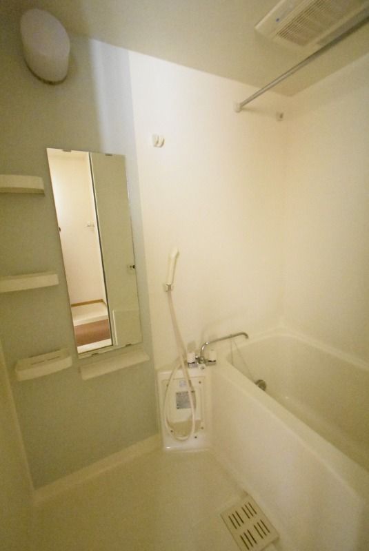 ��ʌ��k�����S�ɓޒ��厚�����̃A�p�[�g�̃o�X