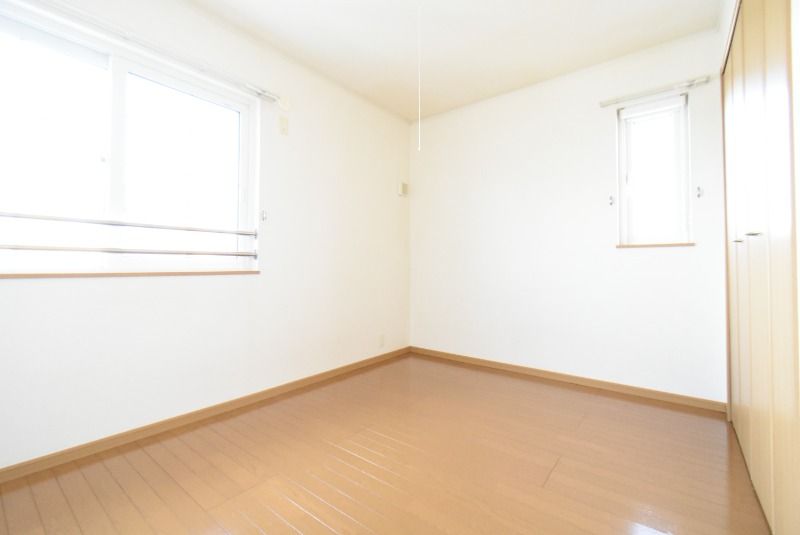 ��ʌ��k�����S�ɓޒ��厚�����̃A�p�[�g�̂��̑������E�X�y�[�X