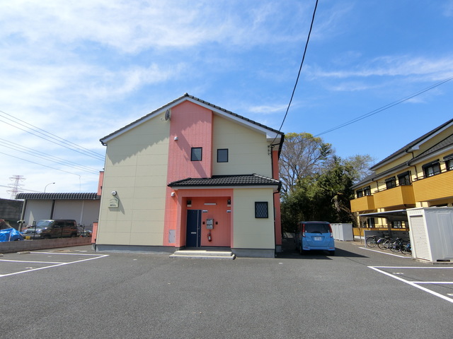 ��ʌ������s�V�����X����13-10�̃A�p�[�g�̌����O��