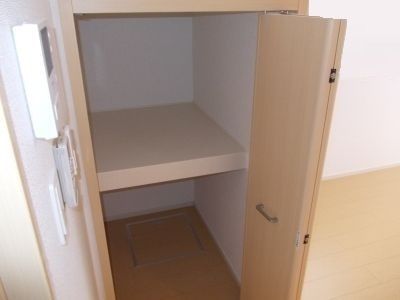 ��ʌ��k�����S�ɓޒ����P���ڂ̃A�p�[�g�̎��[