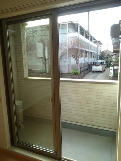 ��ʌ��k�����S�ɓޒ����P���ڂ̃A�p�[�g�̃o���R�j�[