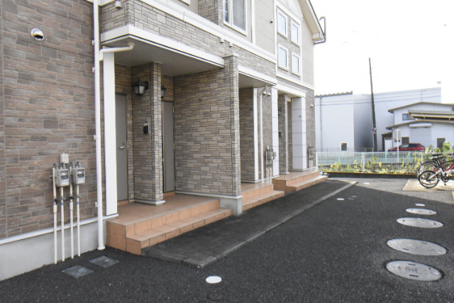 ��ʌ��k�����S�ɓޒ��厚�����̃A�p�[�g�̃G���g�����X