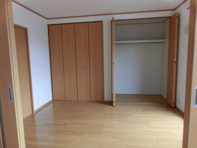 ��ʌ������s�V�����X���ڂ̃A�p�[�g�̎��[