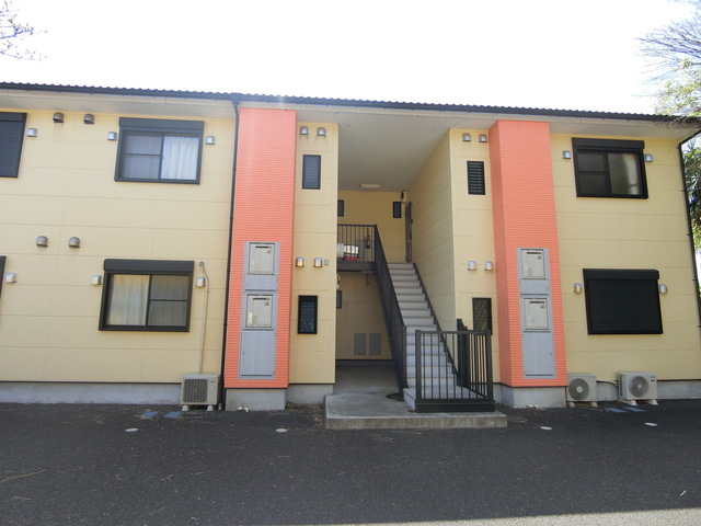 ��ʌ������s�V�����X���ڂ̃A�p�[�g�̌����O��