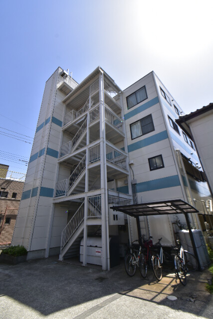 ��ʌ��������܎s��΋�{���R����17-16�̃}���V�����̌����O��