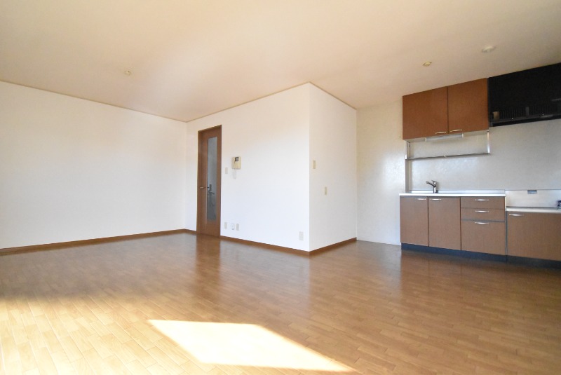 ��ʌ��������܎s�k��ʏ����̃A�p�[�g�̋��ԁE���r���O