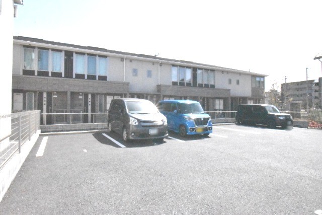 ��ʌ��������܎s��΋�������Q���ڂ̃A�p�[�g�̒��ԏ�