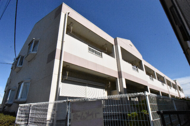 ��ʌ��@�c�s�@�c�S����40�̃}���V�����̌����O��