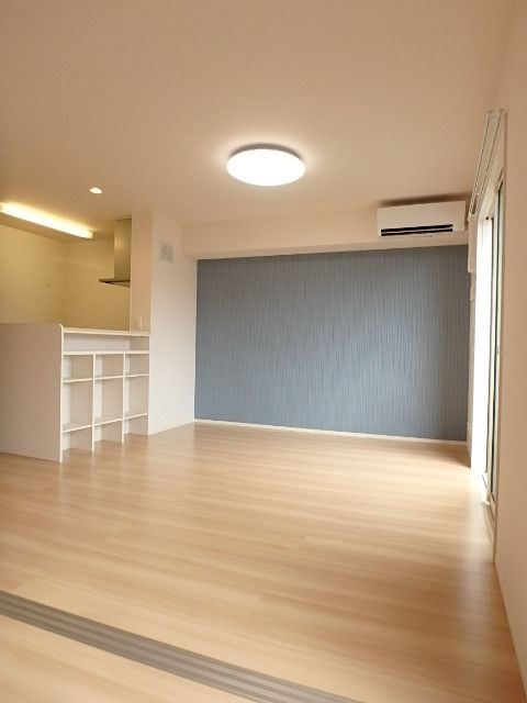 ��ʌ��������܎s�k��{�����̃A�p�[�g�̋��ԁE���r���O