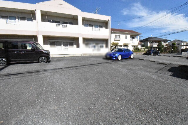 ��ʌ��@�c�s�@�c�S���ڂ̃}���V�����̒��ԏ�