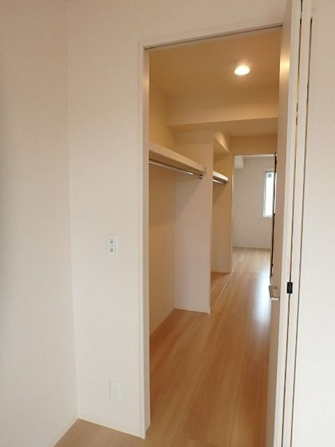 ��ʌ��������܎s�k��{�����̃A�p�[�g�̎��[