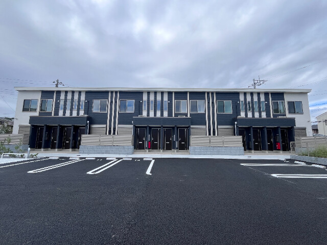 ��ʌ��������܎s������厚�ۃ���1221-1�̃A�p�[�g�̌����O��