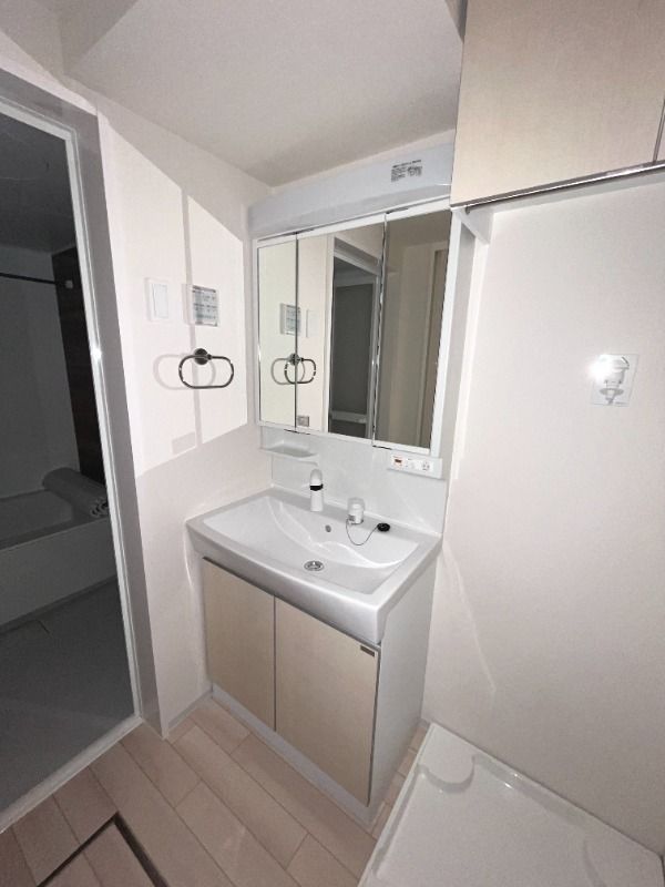 ��ʌ��������܎s������厚�ۃ���̃A�p�[�g�̐��ʏ�