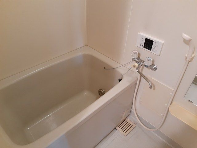 ��ʌ�����s���ԂR���ڂ̃}���V�����̃o�X