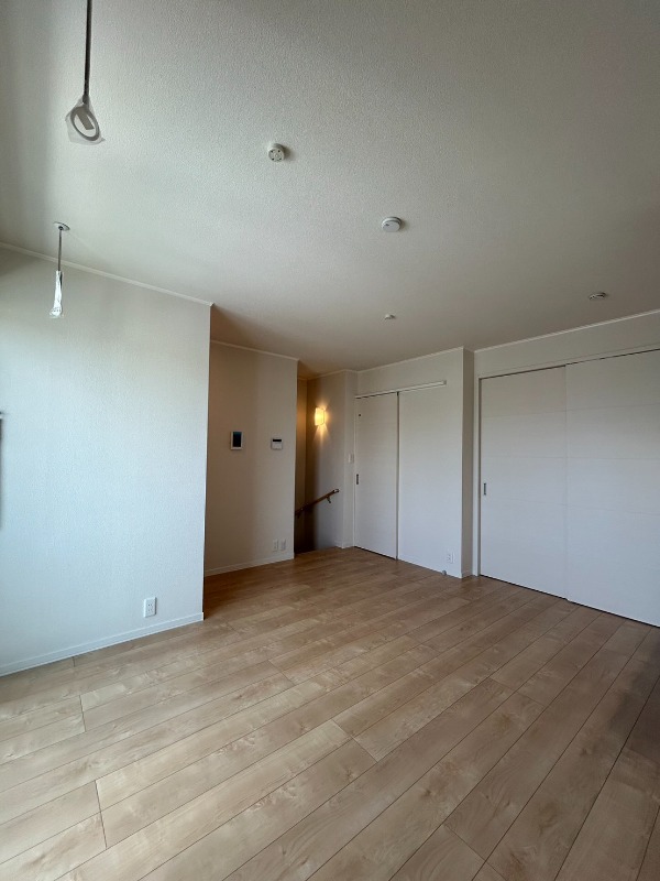 ��ʌ��������܎s�k����i���P���ڂ̃A�p�[�g�̋����E���r���O