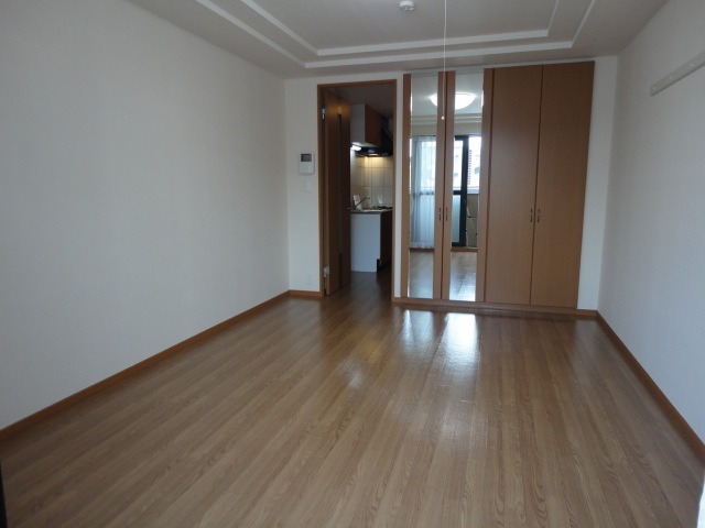 ��ʌ�����s�핽�P���ڂ̃}���V�����̋��ԁE���r���O