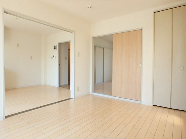 ��ʌ��������܎s������厚�쒆��̃A�p�[�g�̋��ԁE���r���O