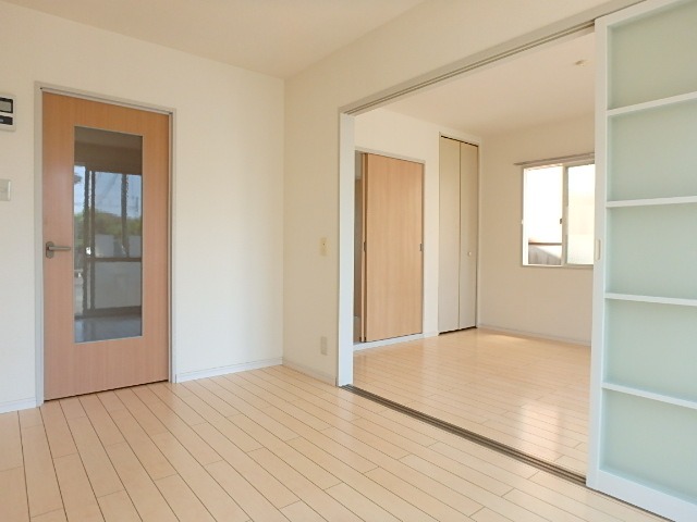 ��ʌ��������܎s������厚�쒆��̃A�p�[�g�̂��̑������E�X�y�[�X