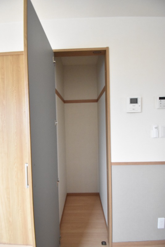 ��ʌ�����s�O�c�a�Q���ڂ̃}���V�����̎��[