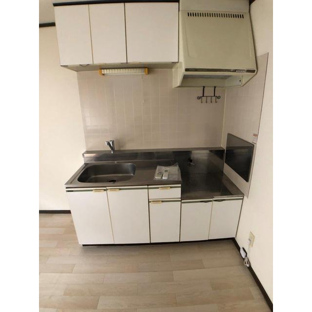 ��ʌ��������܎s��΋擌��΂R���ڂ̃}���V�����̃L�b�`��