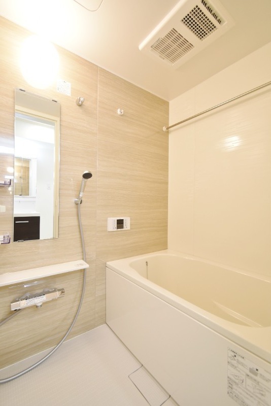 ��ʌ��������܎s�Y�a���ՂT���ڂ̃A�p�[�g�̃o�X