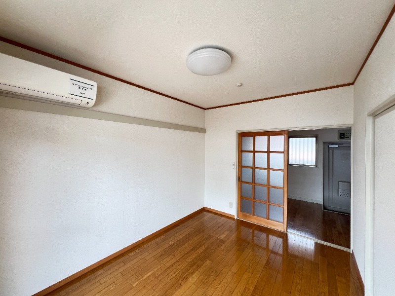 ��ʌ�����s������R���ڂ̃A�p�[�g�̂��̑������E�X�y�[�X