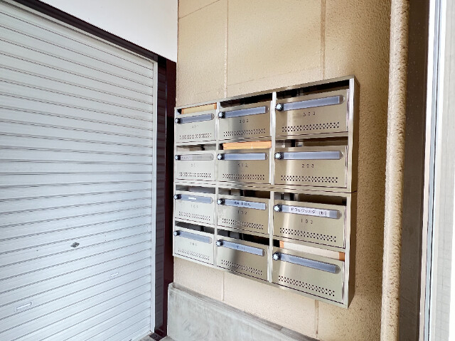 ��ʌ�����s������R���ڂ̃A�p�[�g�̂��̑�