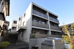 ��ʌ�����s������S����7-33�̃}���V�����̌����O��