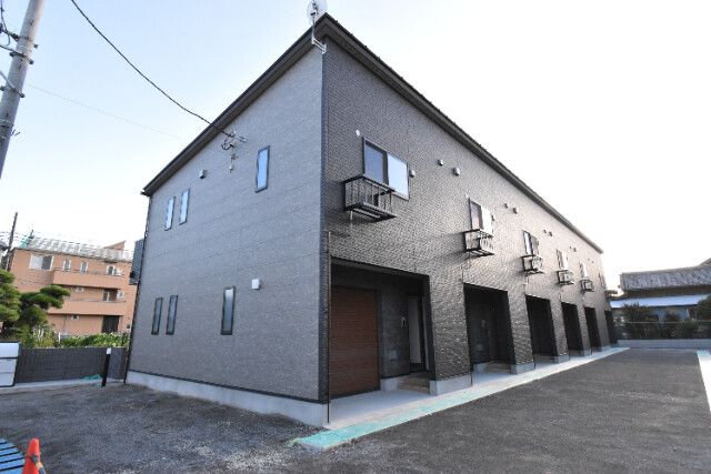 ��ʌ�����s�厚�v���q��V�c20�̃A�p�[�g�̌����O��