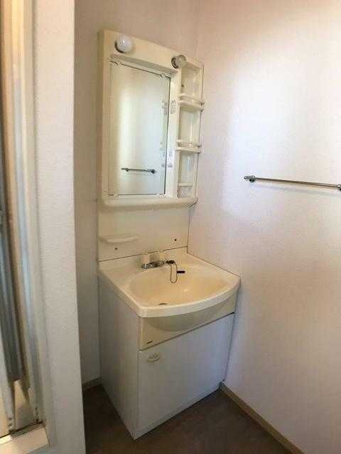 ��ʌ��@�c�s�Β��R���ڂ̃A�p�[�g�̐��ʏ�