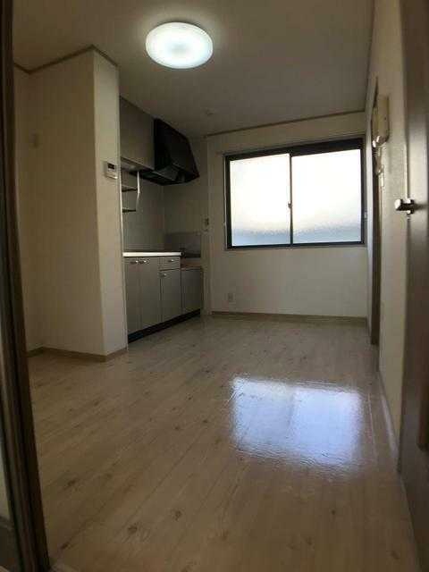 ��ʌ��@�c�s�Β��R���ڂ̃A�p�[�g�̂��̑�