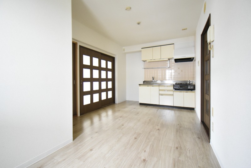 ��ʌ�����s�˒˂R���ڂ̃}���V�����̋��ԁE���r���O