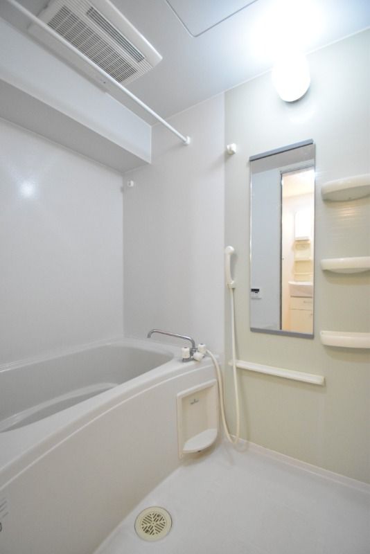 ��ʌ������s���h�P���ڂ̃}���V�����̃o�X