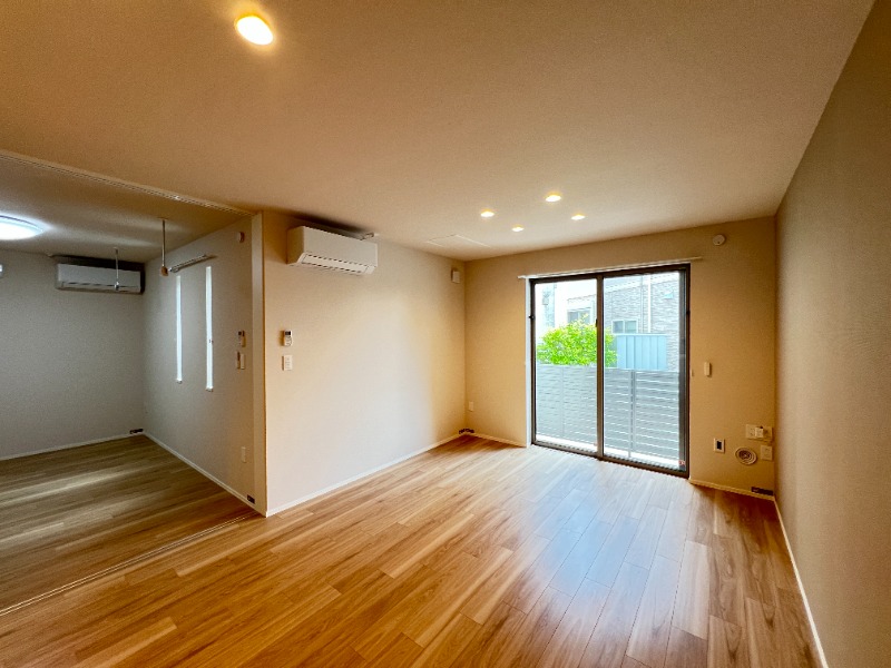 ��ʌ��������܎s�΋��Ԗ؂R���ڂ̃}���V�����̋����E���r���O