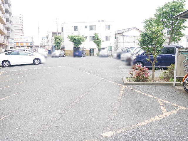 ��ʌ��������܎s�����擌��{�S���ڂ̃}���V�����̒��ԏ�