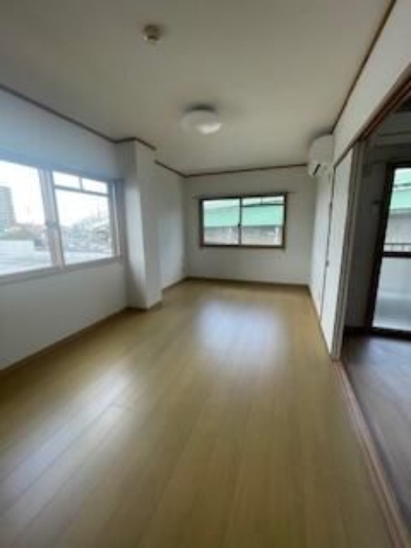 ��ʌ��������܎s�k�擌�听���Q���ڂ̃A�p�[�g�̃L�b�`��