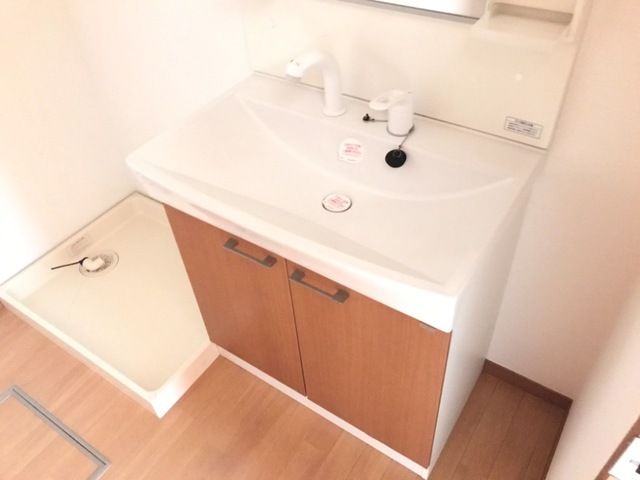 ��ʌ��@�c�s�������̃A�p�[�g�̐��ʏ�