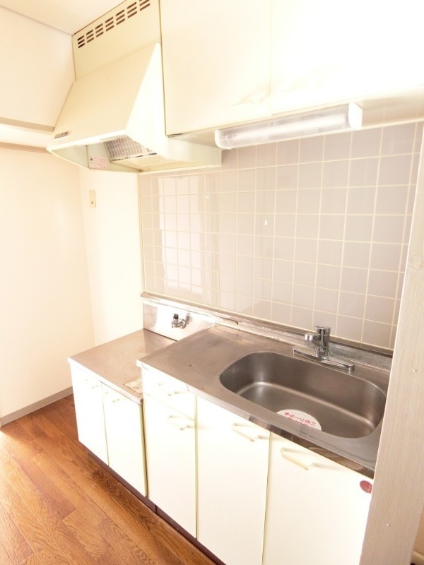 ��ʌ��������܎s������ۃ��蒬�̃}���V�����̃L�b�`��