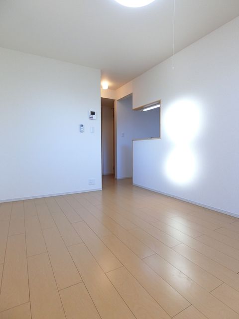 ��ʌ�����s�ܔԒ��̃A�p�[�g�̋��ԁE���r���O