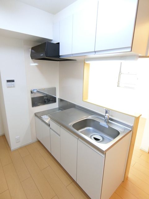 ��ʌ�����s�ܔԒ��̃A�p�[�g�̃L�b�`��