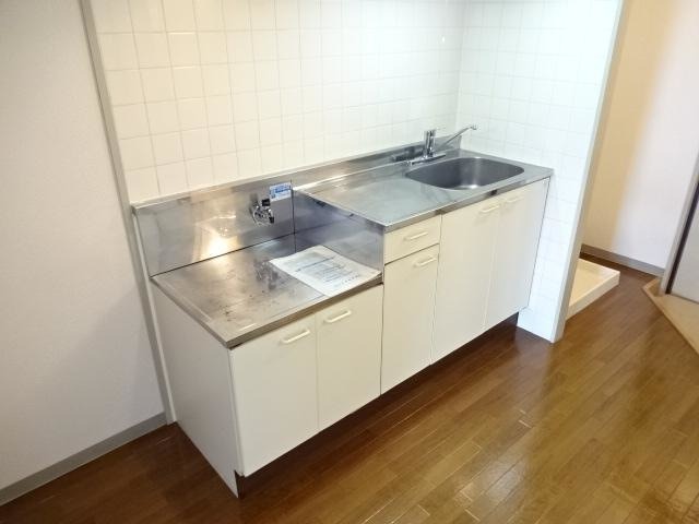 ��ʌ��������܎s������ۃ��蒬�̃}���V�����̃L�b�`��