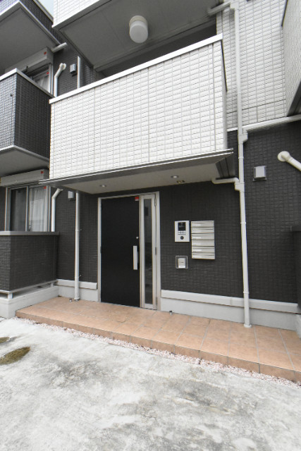 ��ʌ������s���v��̃A�p�[�g�̃G���g�����X