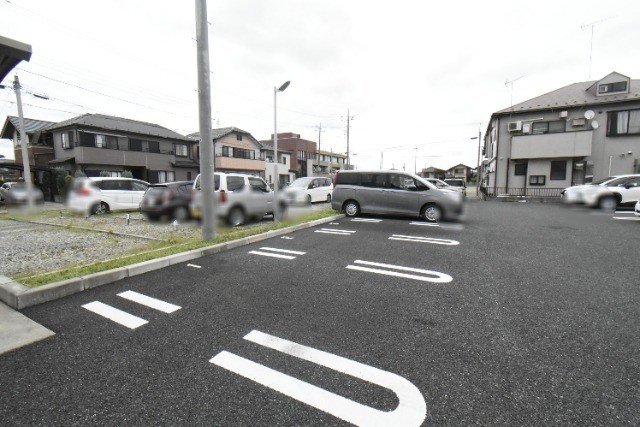 ��ʌ������s���v��̃A�p�[�g�̒��ԏ�