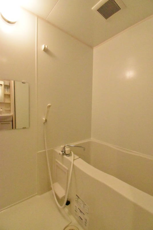 ��ʌ��z�J�s�J�����P���ڂ̃A�p�[�g�̃o�X