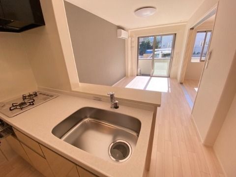 ��ʌ�����s�厚�Ɋ��̃}���V�����̋��ԁE���r���O