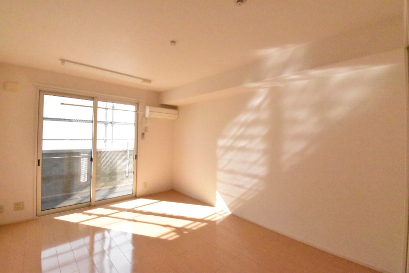 ��ʌ��z�J�s�J�����P���ڂ̃A�p�[�g�̂��̑������E�X�y�[�X