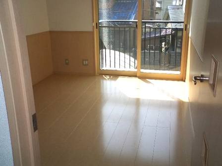 ��ʌ��������܎s��{��O���P���ڂ̃e���X�n�E�X�̋��ԁE���r���O